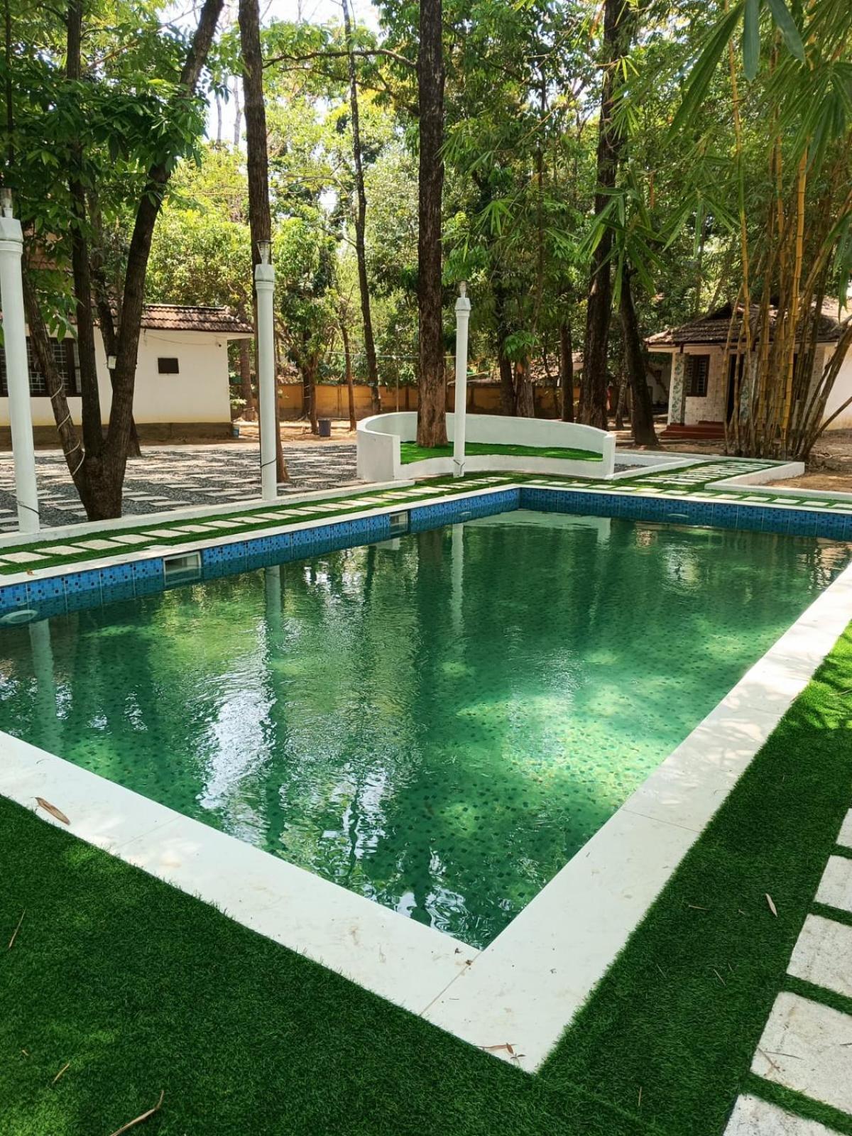 Surya Eco And Wedding Resort Thrissur Bagian luar foto