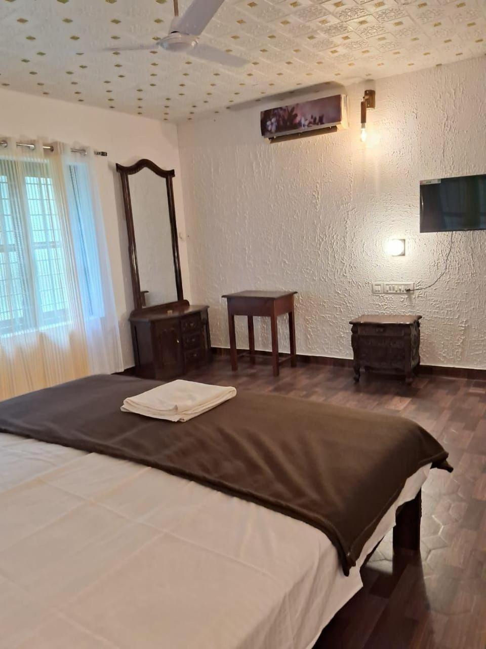 Surya Eco And Wedding Resort Thrissur Bagian luar foto