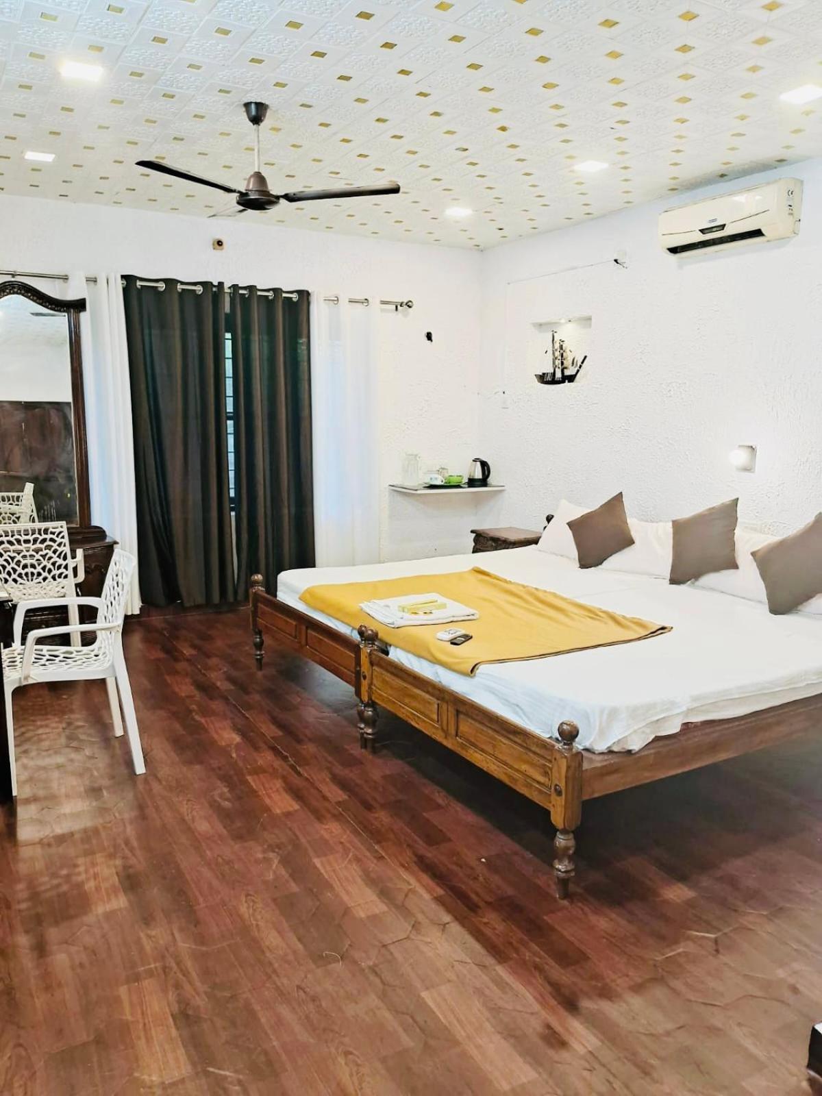 Surya Eco And Wedding Resort Thrissur Bagian luar foto